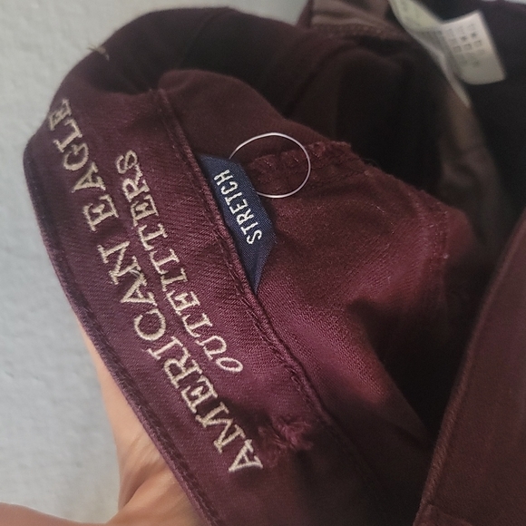 American Eagle Outfitters - Maroon Stretch Shortie - Size 2 - Picture 10 of 10